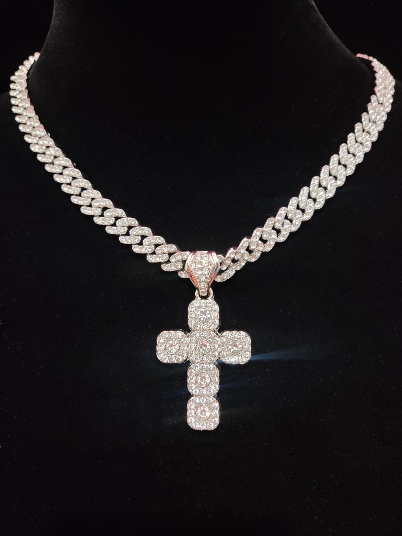 💎 Cash on Delivery 🎵 Hip Hop Artificial Diamond Cross Pendant Necklace – Zinc Alloy + Rhinestone, Bling Cuban Link Chain, 8.8×4.8cm Pendant – Streetwear Jewelry Gift for Men & Women – Free Shipping